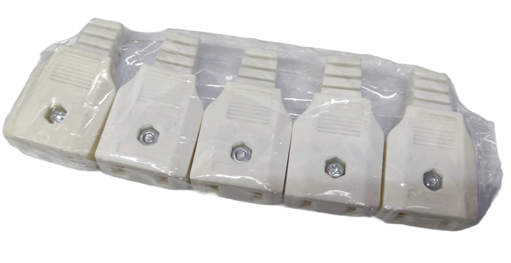 [AY09] [AY20] Female AC Socket Solo