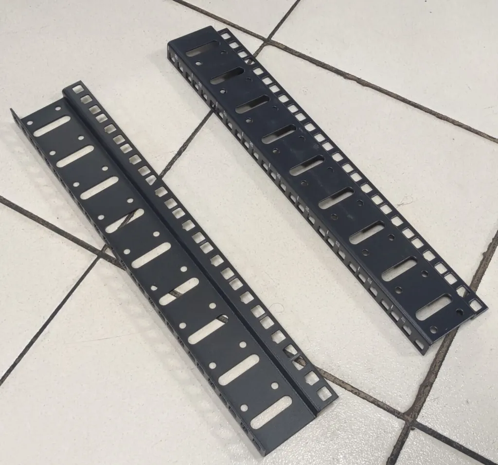 [DA63] 12U Vertical Rack Railing (Pair)